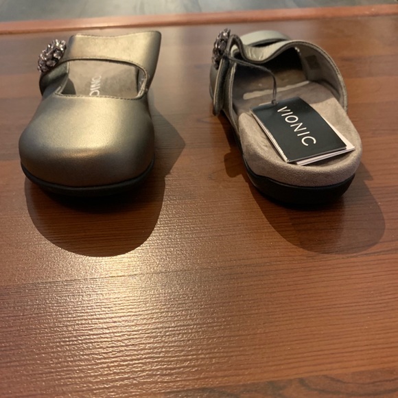 New Vionic - Picture 3 of 3